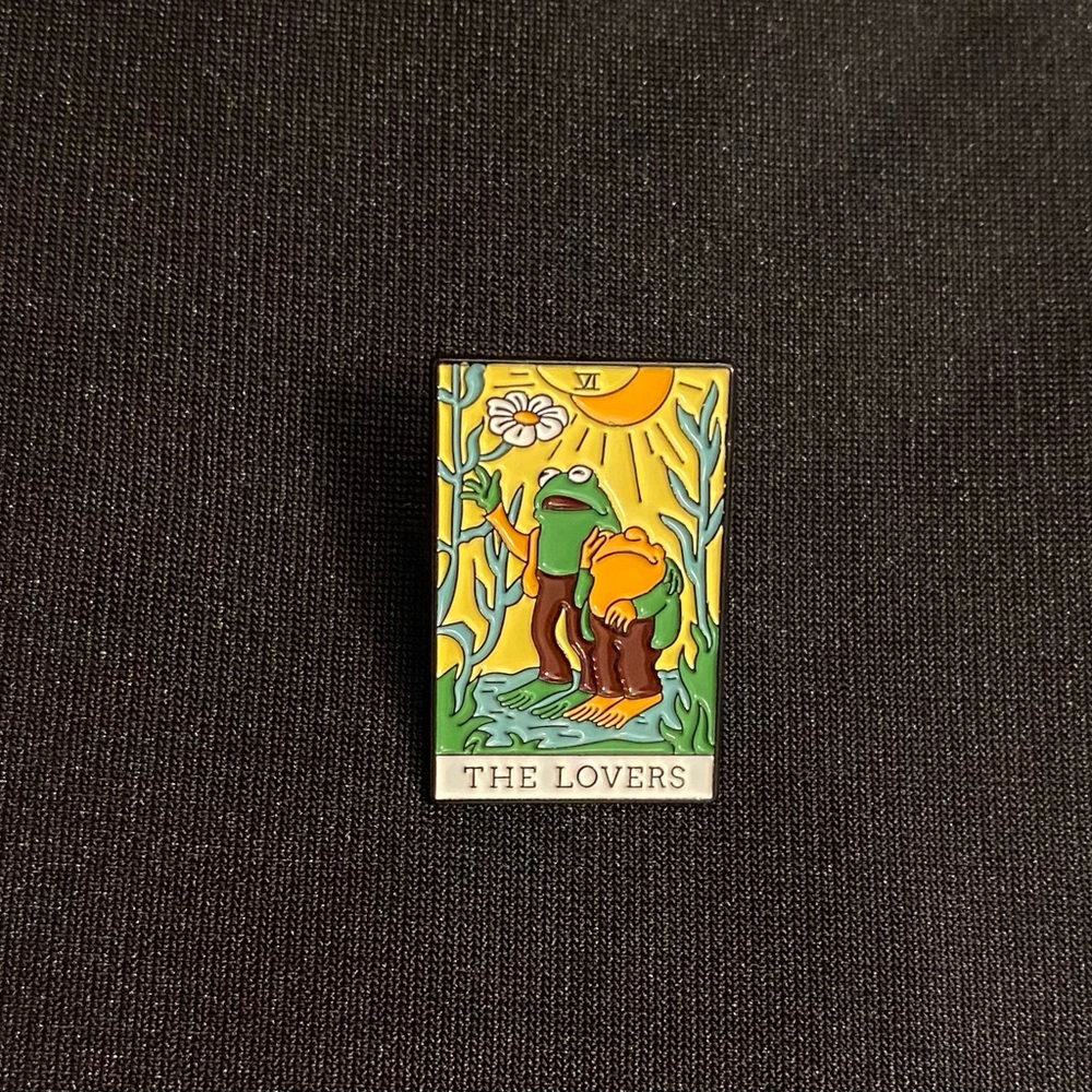 Frog & Toad The Lovers Tarot Card | Enamel pin/magnet shows many kinds of love